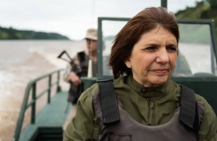 Arremetida de Bullrich: con IA, el Gobierno controlará redes sociales, aplicaciones y sitio de internet