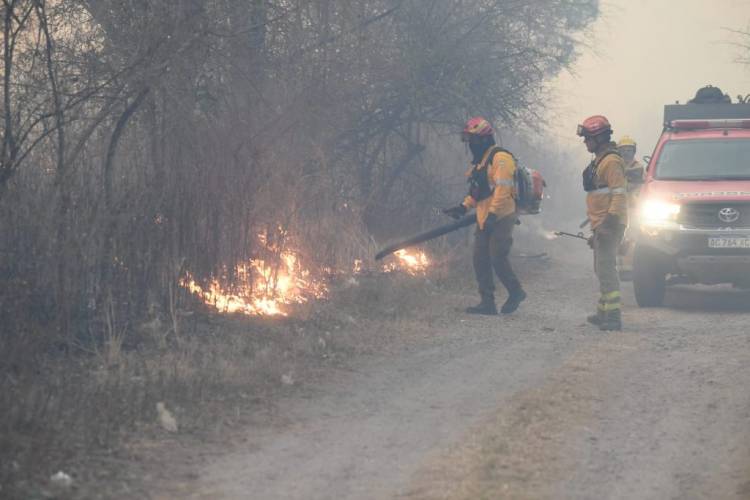 Incendios: el foco de La Mezquita está circunscripto y quedó habilitada la autopista Córdoba-Carlos Paz 