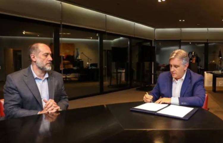 Llaryora envió a la Legislatura el proyecto para que Córdoba adhiera al RIGI: dijo que es "superador" al de Nación