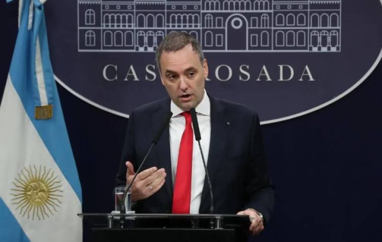 Adorni, luego que echaran a Diana Mondino del gobierno: "Lo que dice el Presidente se hace"