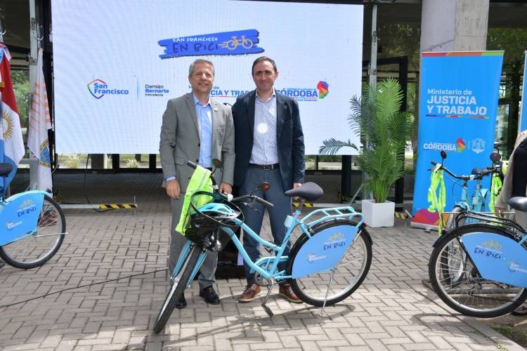 Provincia entregó bicicletas del programa “Re- Circulando” y fue presentado el programa municipal “San Francisco en Bici”  