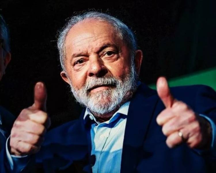 Lula da Silva fue operado de urgencia por una hemorragia intracraneal: "El Presidente está conciente"