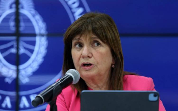 Bullrich anunció la reapertura del Servicio Cívico para jóvenes que "no trabajan ni estudian"