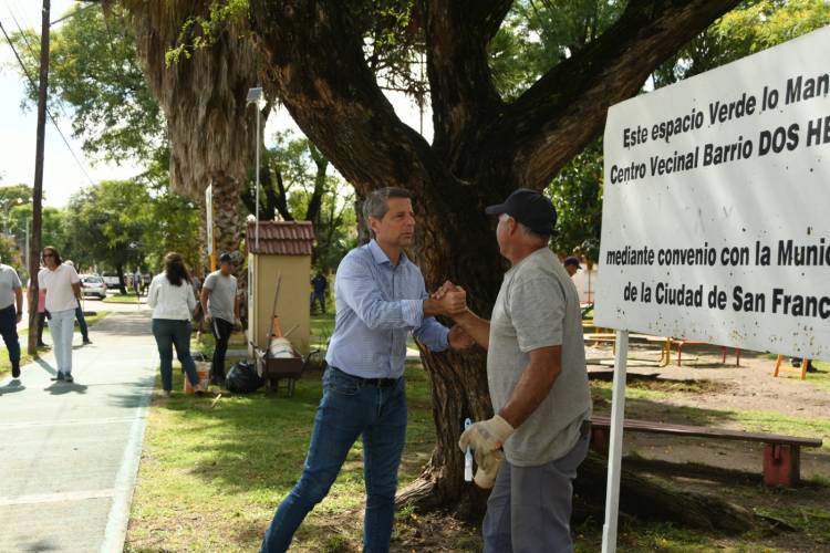 "La Muni en tu Barrio" llegó  a Dos Hermanos con acciones para optimizar los servicios en el sector