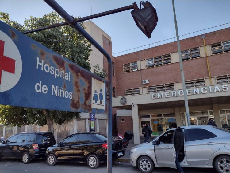 Sigue grave el niño herido por pirotecnia: la mamá contó que encontró el petardo en la calle y le explotó en la cara