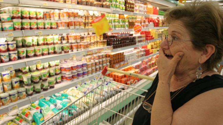En febrero, un 57% las familias cordobesas no pudo acceder plenamente a la canasta de alimentos
