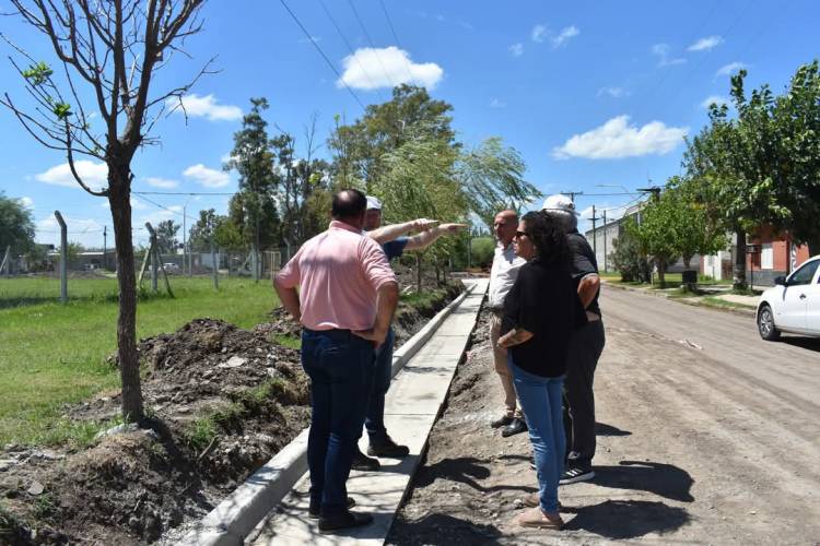 Segunda etapa de pavimentación  en marcha 