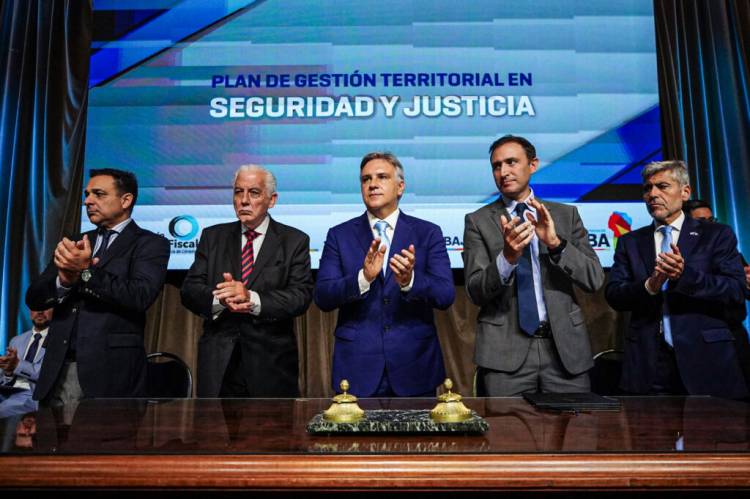 Llaryora presentó los nuevos distritos policiales y judiciales de la ciudad de Córdoba