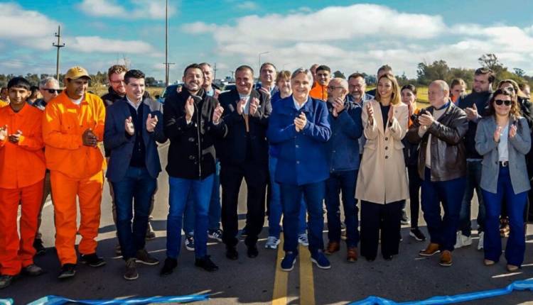 Llaryora inauguró la rehabilitación de un tramo de la Ruta Provincial N°6