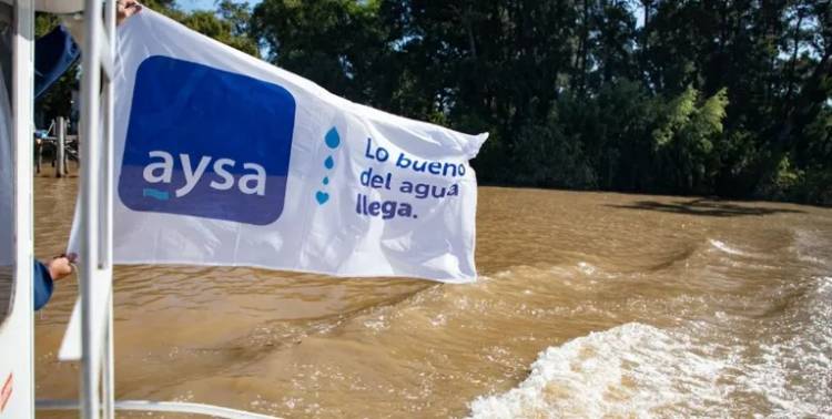 Avanza la privatización de empresas públicas: el Gobierno oficializó la venta de acciones de AySA