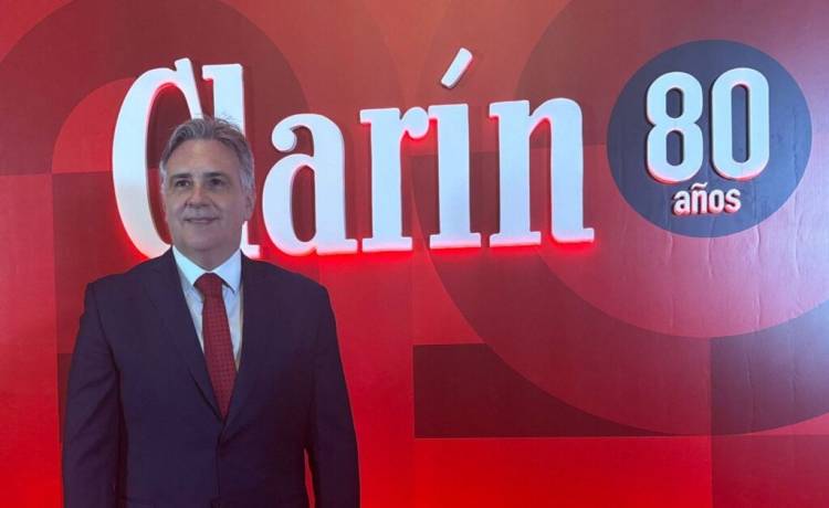 Llaryora participó del 80° aniversario de Clarín