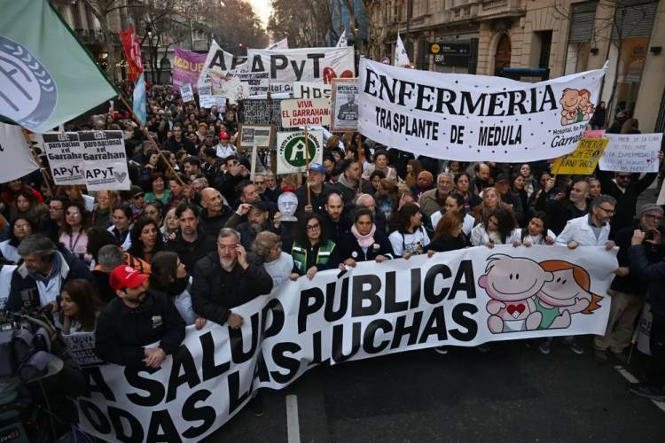 Contra todo: Javier Milei también vetó en su totalidad la Ley de Emergencia Pediátrica