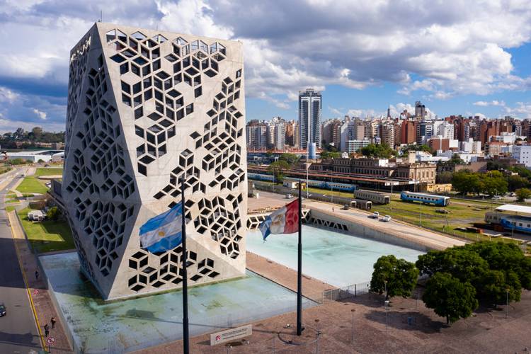 Hoy cobran los jubilados y comienza el pago de haberes a la Administración Pública Provincial