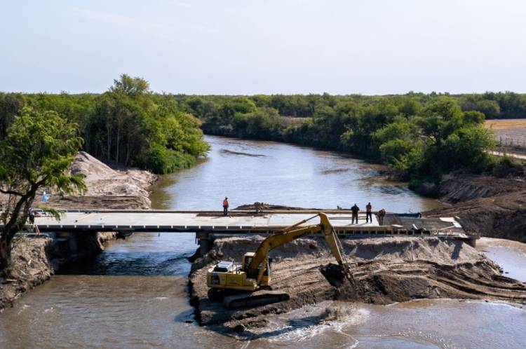 Departamento Río Primero: La construcción del puente sobre el río Suquía, con 55? progreso