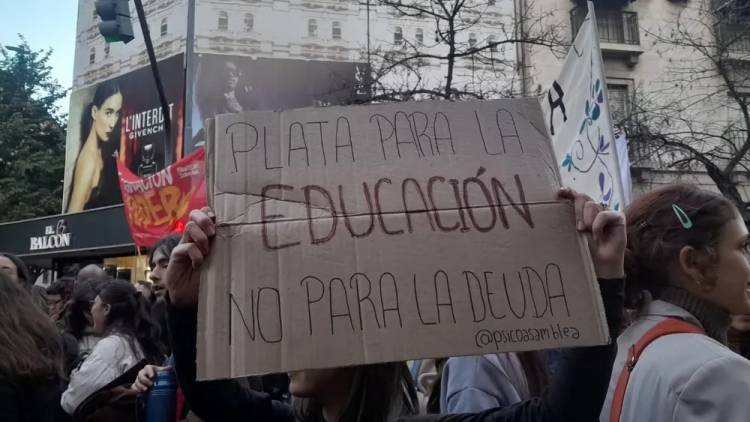 Docentes universitarios realizarán un paro de 72 horas para exigir cumplimiento de la Ley de Financiamiento