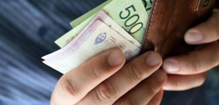 Milei decretó un mísero aumento del salario mínimo: en agosto de 2026 llegará a $376.600