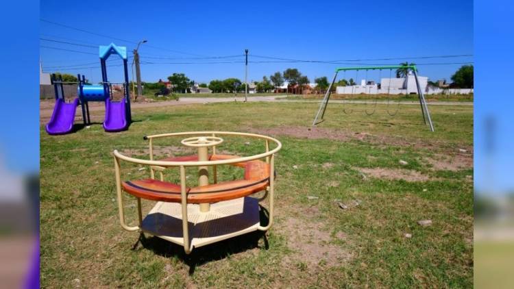 Un minibasural se convirtió en un espacio de juegos y esparcimiento en barrio 20 de Junio