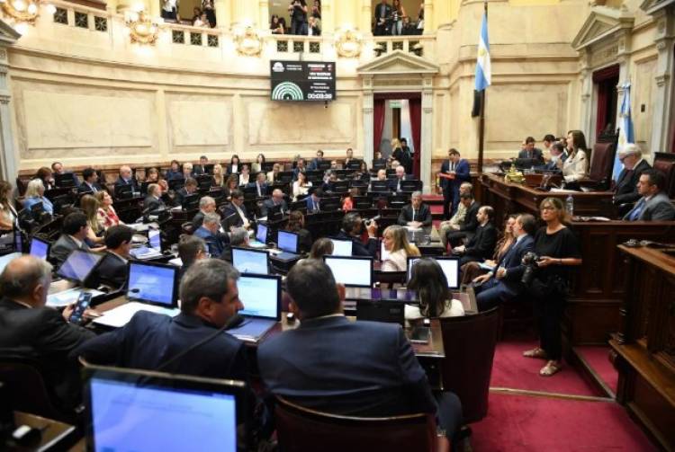 Reforma laboral: el Senado comenzó el debate y las centrales obreras reclaman en el Congreso