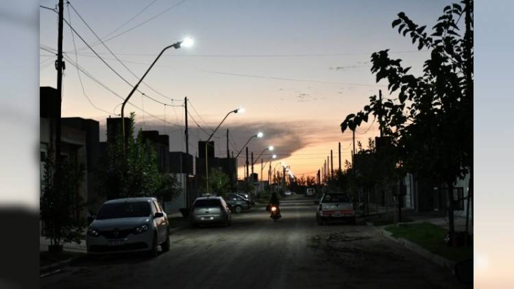 Nuevas luminarias LED en el Loteo Procrear en barrio La Milka