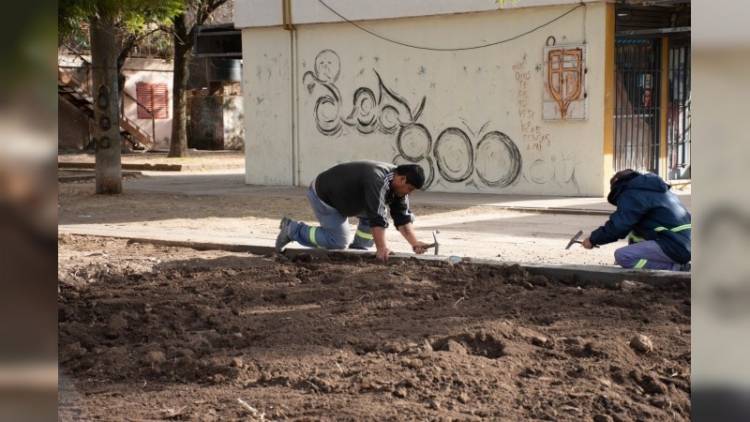 Avanzan los trabajos de refuncionalización y mantenimiento en barrio Roque Sáenz Peña