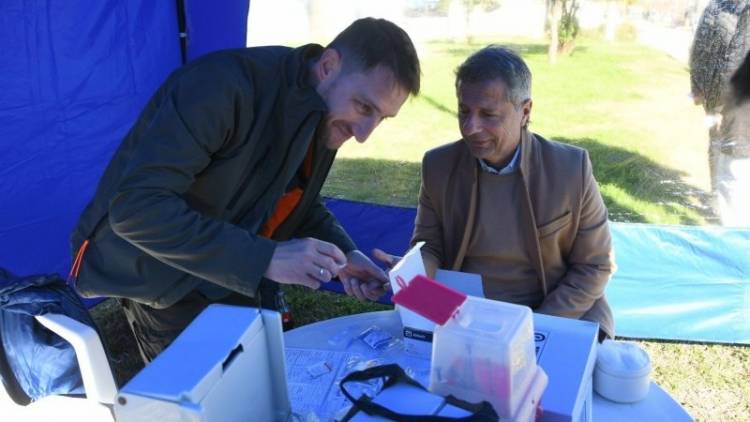 Salud refuerza los operativos territoriales de testeo gratuito de VIH y sífilis en los barrios