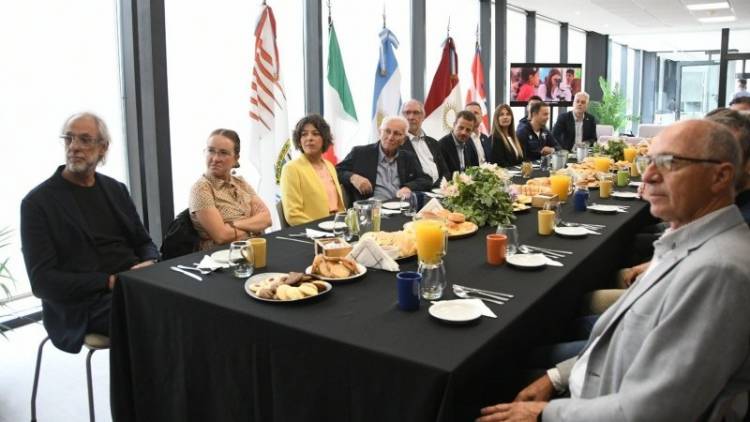 Bernarte recibió a la comitiva de Pinerolo en el marco de los 30 años del hermanamiento