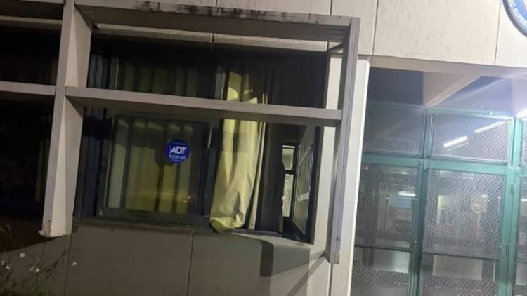 Tres menores fueron demorados tras ingresar a una escuela durante la madrugada del jueves